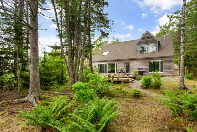 $995,000 | 133 Scraggle Point Road, St. George, ME 04859