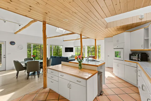 $995,000 | 133 Scraggle Point Road, St. George, ME 04859