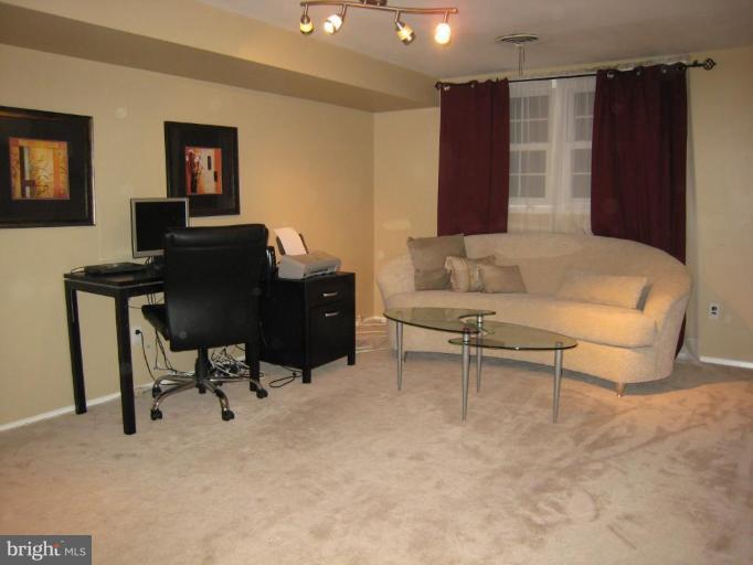 7527 June Street Springfield, VA 22150 - Photo 12 of 16 Den