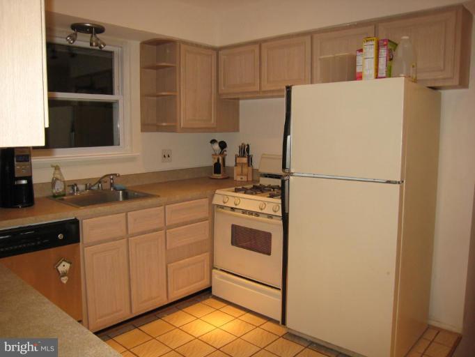 7527 June Street Springfield, VA 22150 - Photo 8 of 16 Kitchen