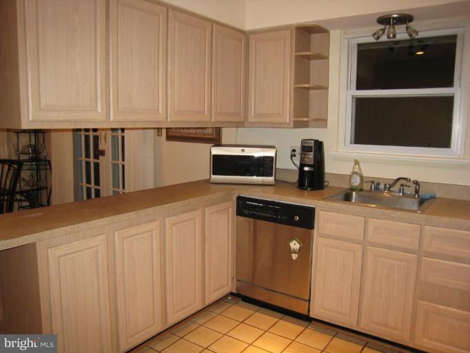 7527 June Street Springfield, VA 22150 - Photo 9 of 16 Kitchen #2