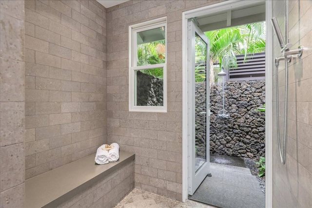 $4,700,000 | 73-4860 Mai'a Loop, Unit 16, Kailua-Kona, HI 96740