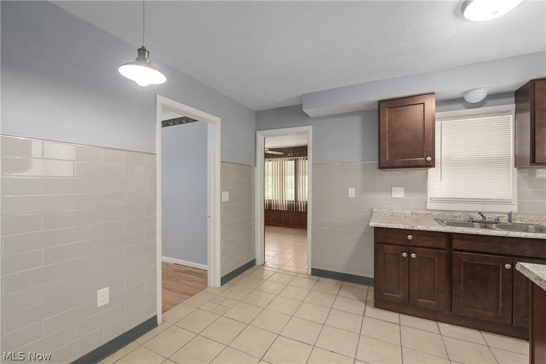 3921 Delmore Road Cleveland Heights, OH 44121 - Photo 16 of 35