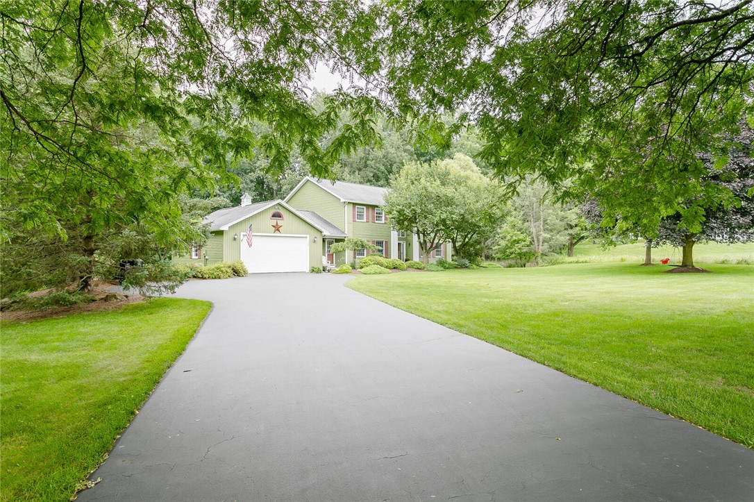 1007 Rabbit Ear Pass Victor, NY 14564 - Photo 1 of 1 Driveway