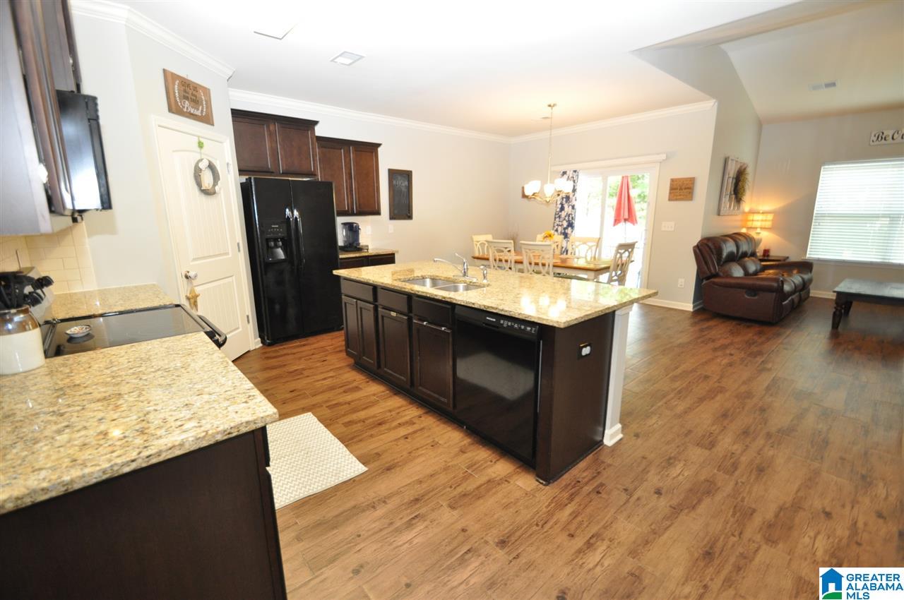 1079 Riviera Drive Calera, AL 35040 - Photo 3 of 10