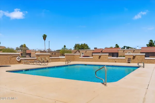 $250,000 | 501 West Tonopah Drive, Unit 6, Phoenix, AZ 85027
