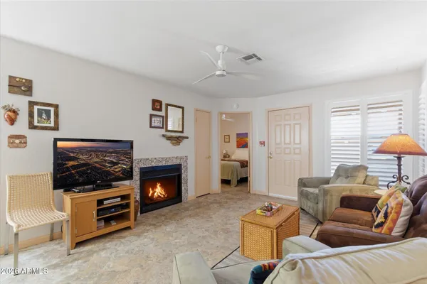 $250,000 | 501 West Tonopah Drive, Unit 6, Phoenix, AZ 85027