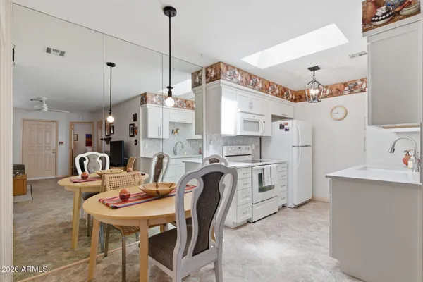 $250,000 | 501 West Tonopah Drive, Unit 6, Phoenix, AZ 85027