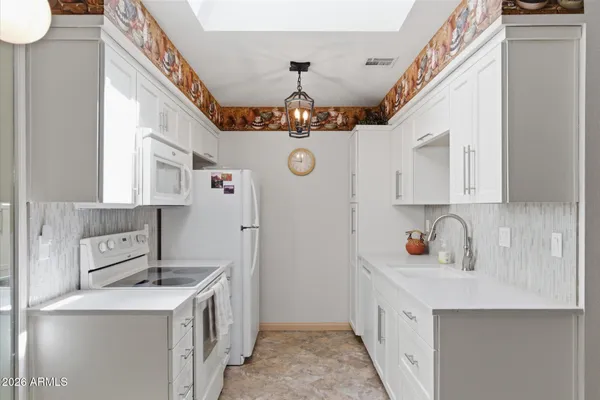 $250,000 | 501 West Tonopah Drive, Unit 6, Phoenix, AZ 85027