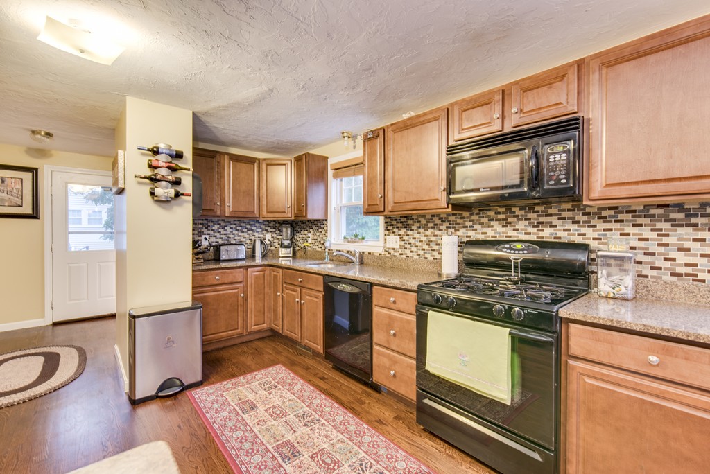 29 Fern Road Holbrook, MA 02343 - Photo 7 of 19