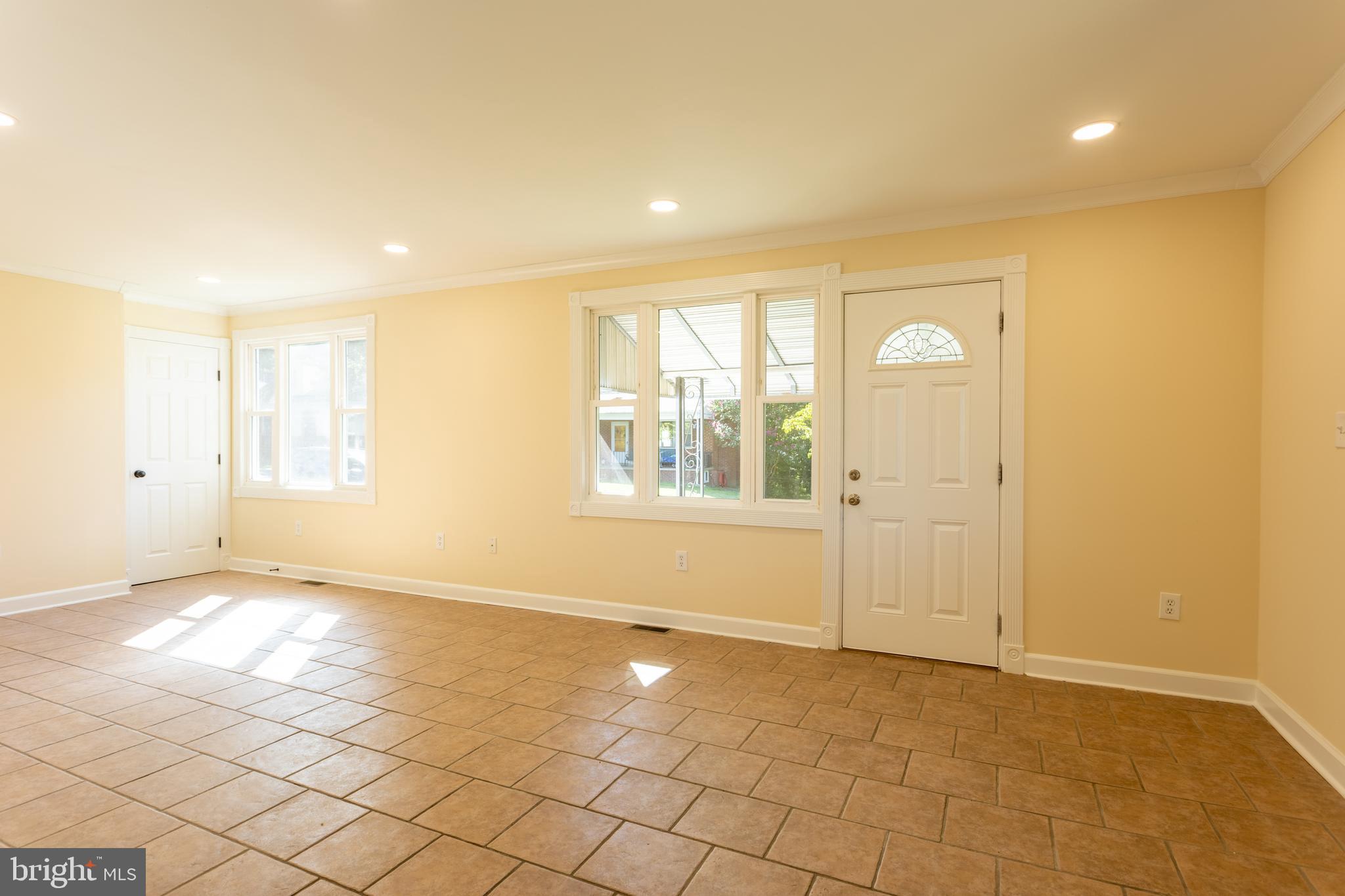 8102 Sumter Avenue Rosedale, MD 21237 - Photo 8 of 40 living room