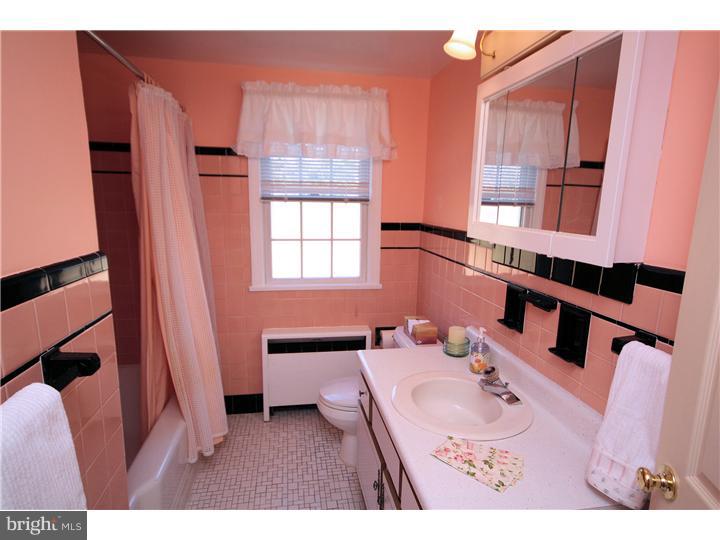 40 Hilltop Road Ewing, NJ 08638 - Photo 9 of 18 Bathroom