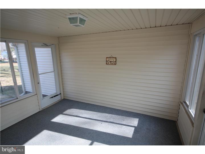 40 Hilltop Road Ewing, NJ 08638 - Photo 10 of 18