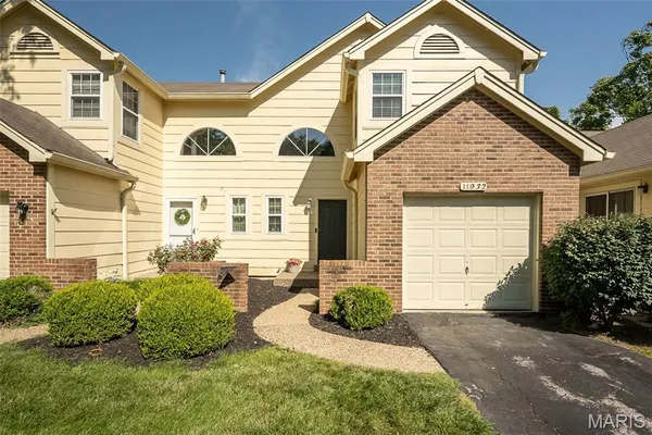 $230,000 | 11932 Autumn Lakes Drive, Maryland Heights, MO 63043