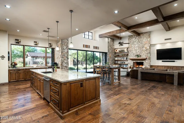 $1,999,500 | 4610 East Meadowview Drive, Gilbert, AZ 85298