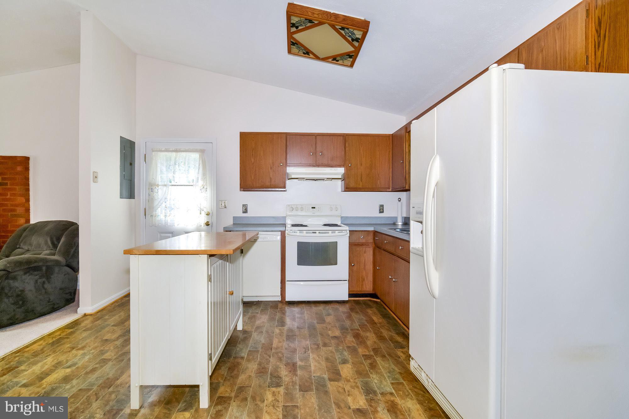 14066 Silver Hill Road Sumerduck, VA 22742 - Photo 5 of 29 Kitchen