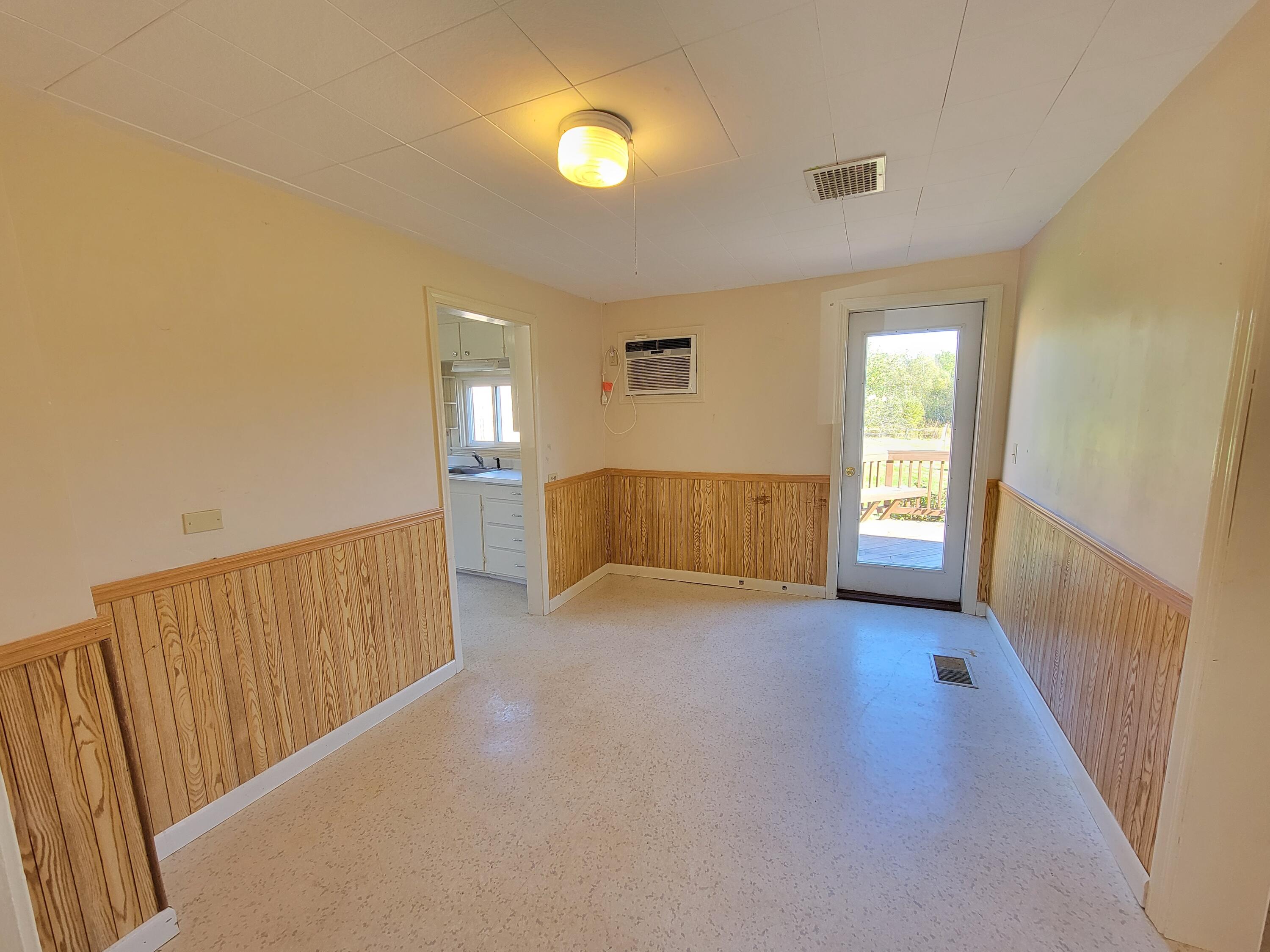 191 School Street Unity, ME 04988 - Photo 6 of 26 Dining Room
