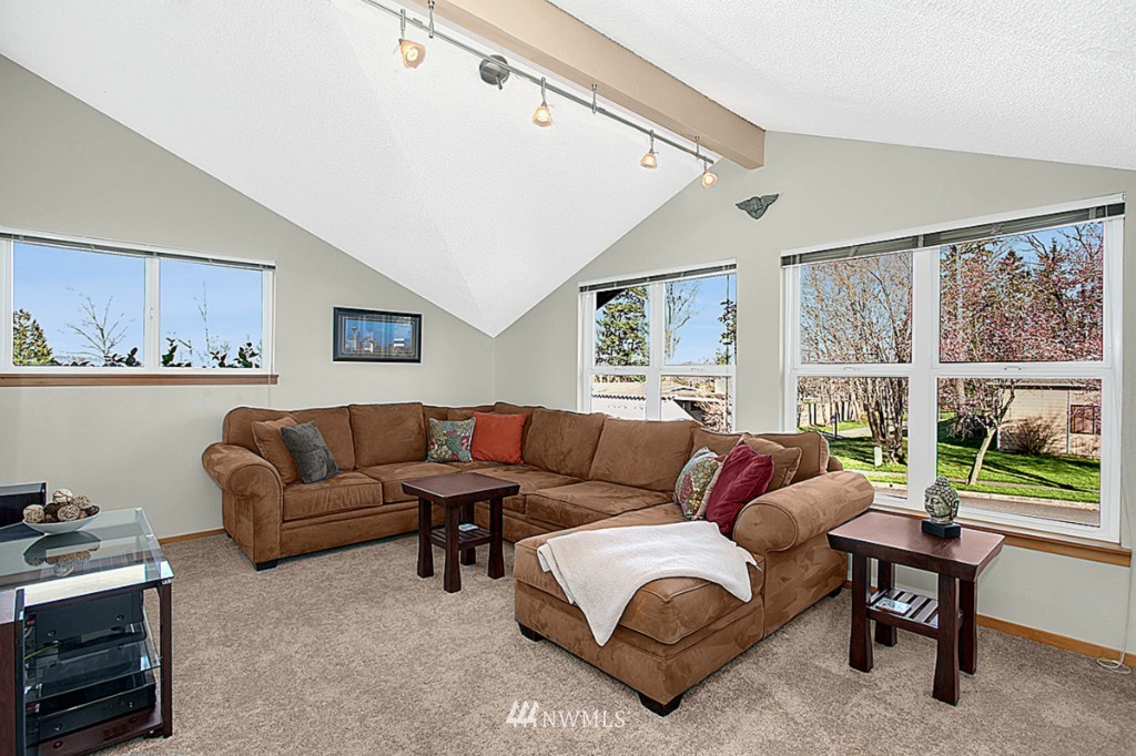 729 South 25th Street Renton, WA 98055 - Photo 4 of 25