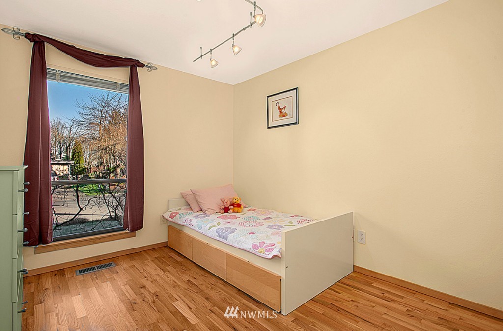 729 South 25th Street Renton, WA 98055 - Photo 10 of 25