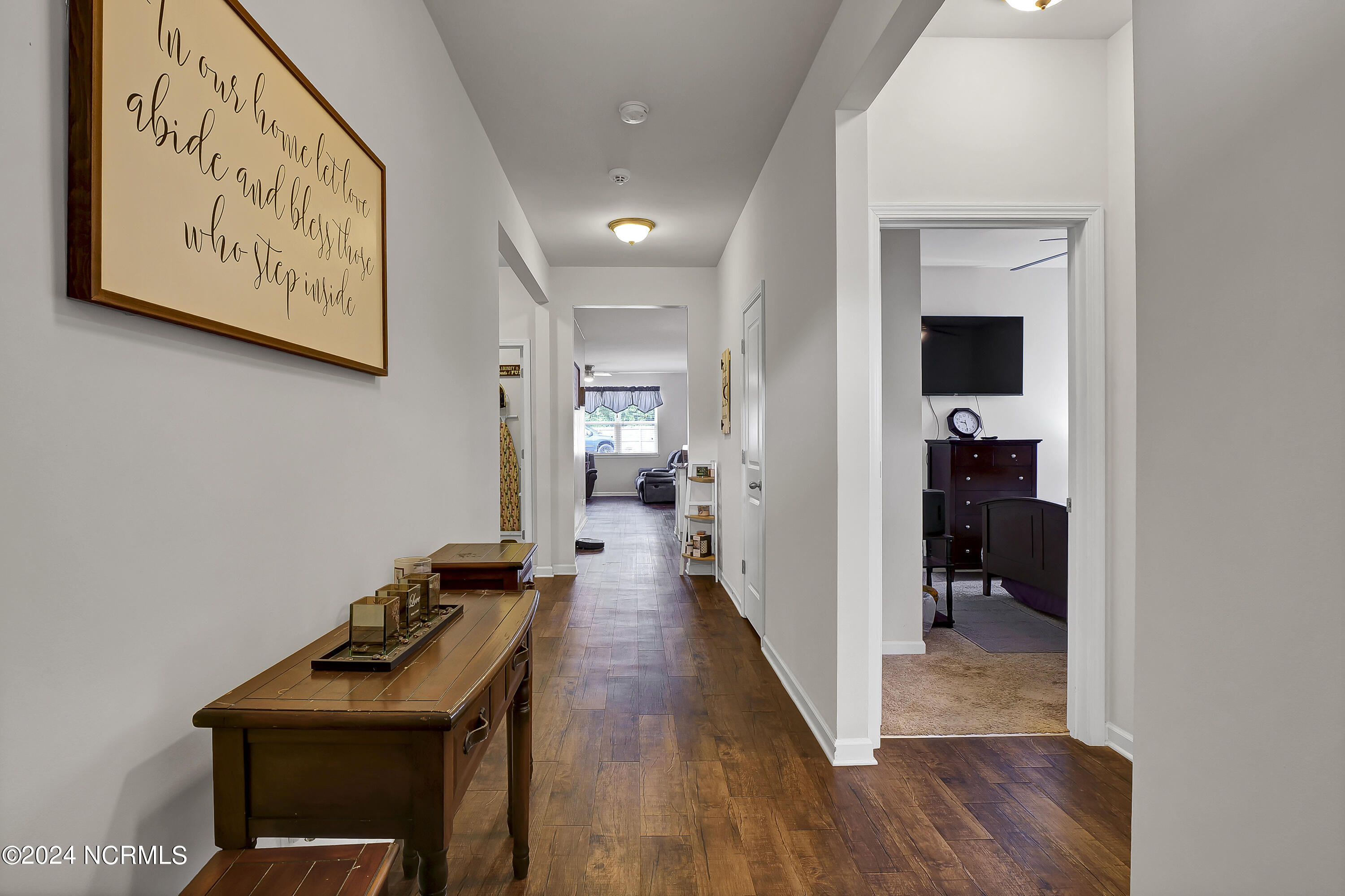 125 Mardella Way Holly Ridge, NC 28445 - Photo 5 of 45 Entry hall