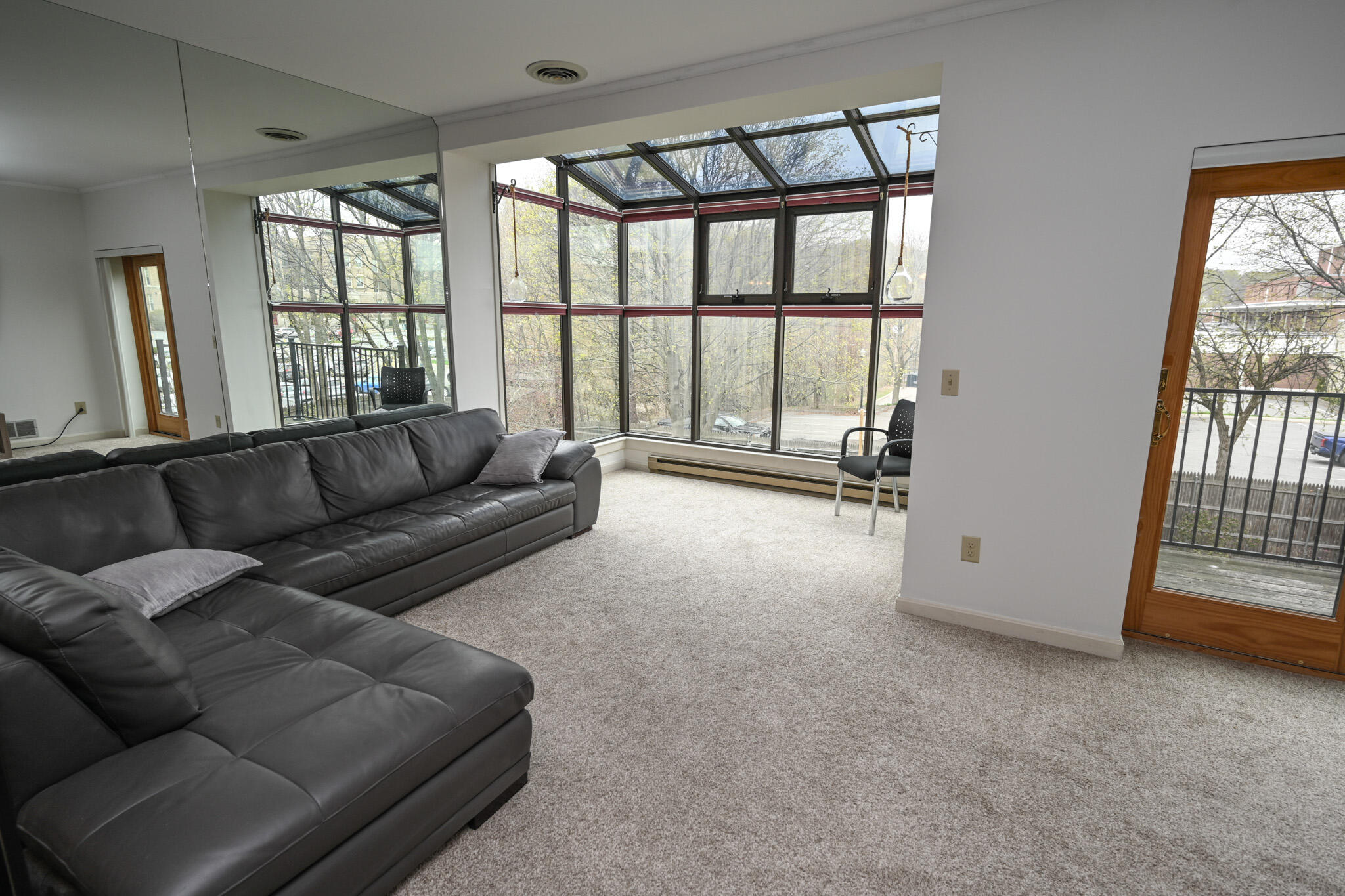 112 Franklin Street, Unit C6 Bangor, ME 04401 - Photo 4 of 21 Living Room