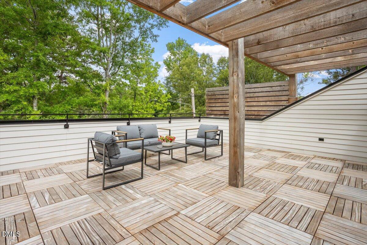 811 Maple Berry Lane, Unit 101 Raleigh, NC 27607 - Photo 40 of 45 a view of sitting area with furniture