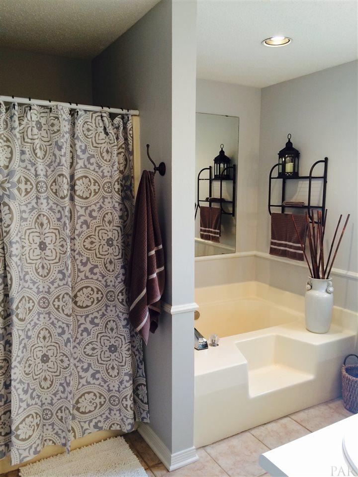 1511 Muirfield Road Cantonment, FL 32533 - Photo 12 of 19 Gallery Image 12