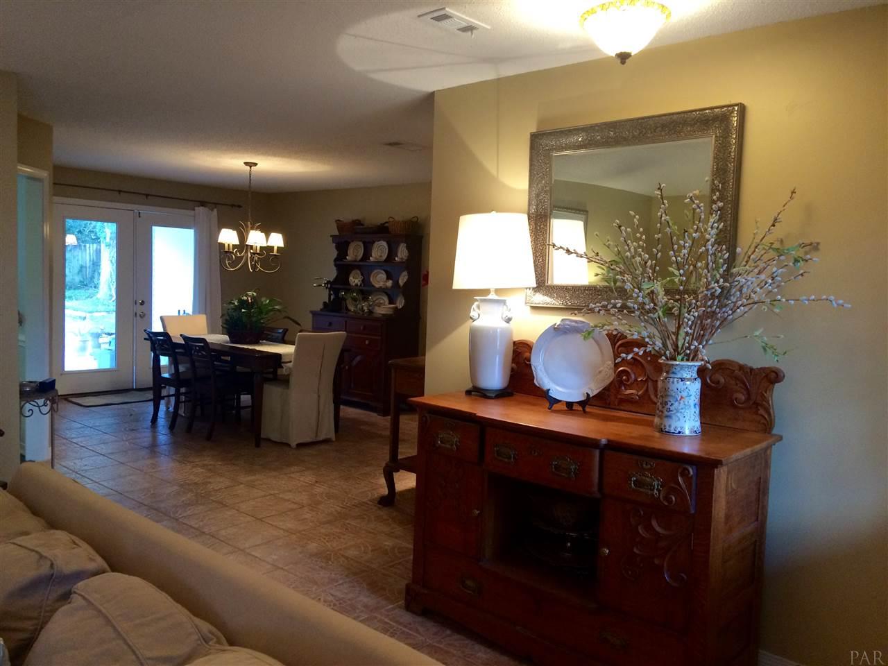 1511 Muirfield Road Cantonment, FL 32533 - Photo 4 of 19 Gallery Image 4