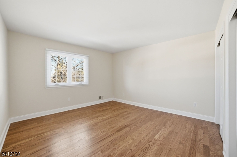50 Pinewood Crescent Berkeley Heights, NJ 07922 - Photo 26 of 41