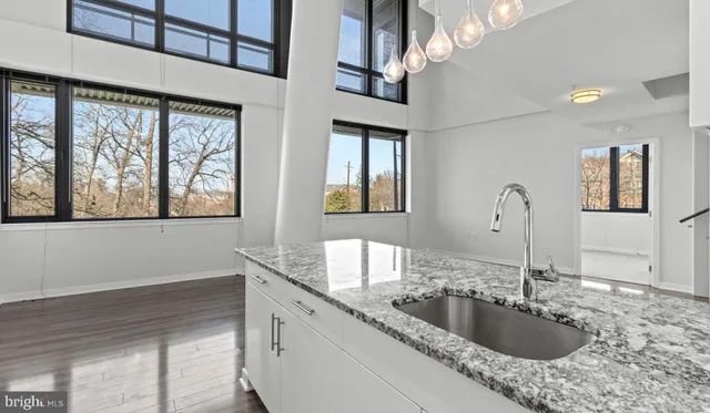 $2,481 | 8300 Wisconsin Avenue, Unit 1B1612, Bethesda, MD 20814