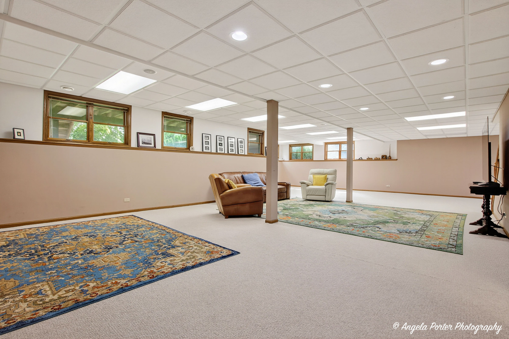 10910 Partridge Trail Richmond, IL 60071 - Photo 34 of 62 a living room with large couches
