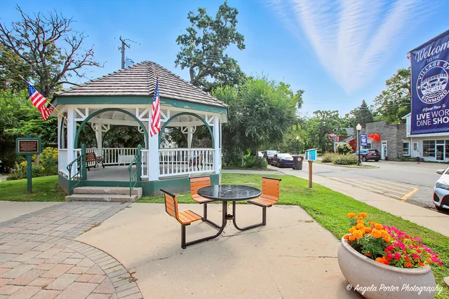 $525,000 | 10910 Partridge Trail, Richmond, IL 60071