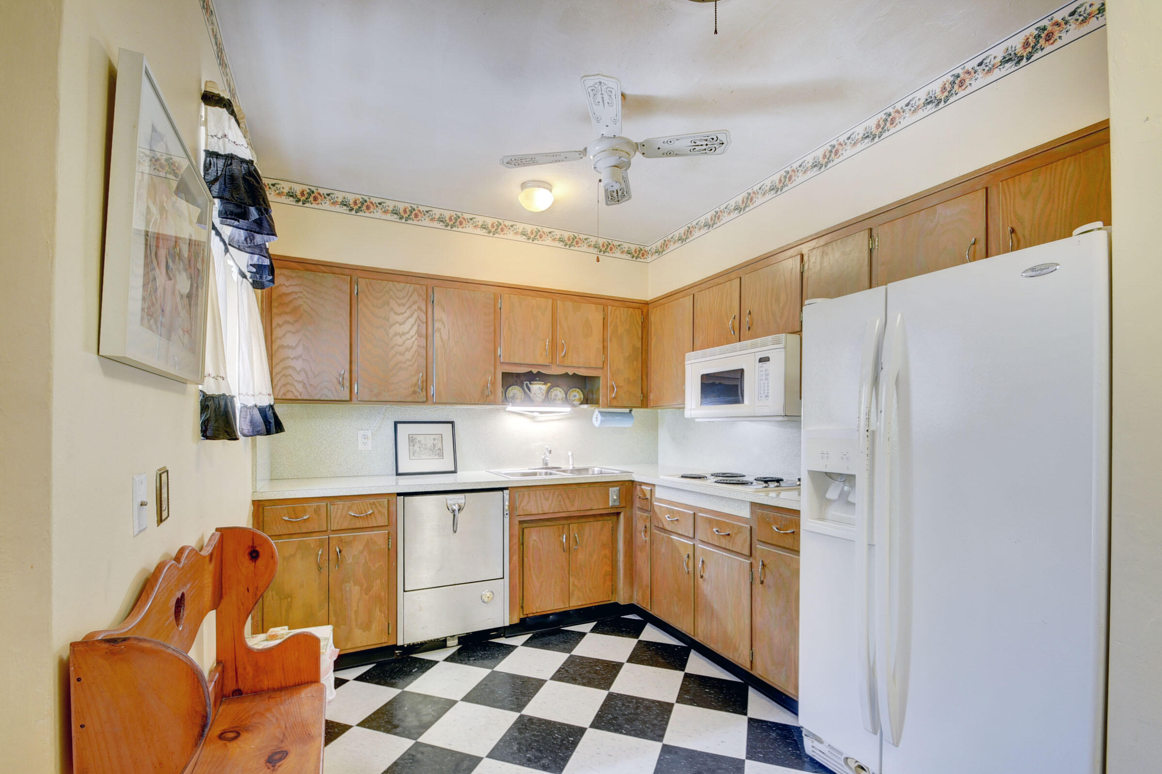 323 Putnam Ranch Road West Palm Beach, FL 33405 - Photo 11 of 27 original wood cabinets