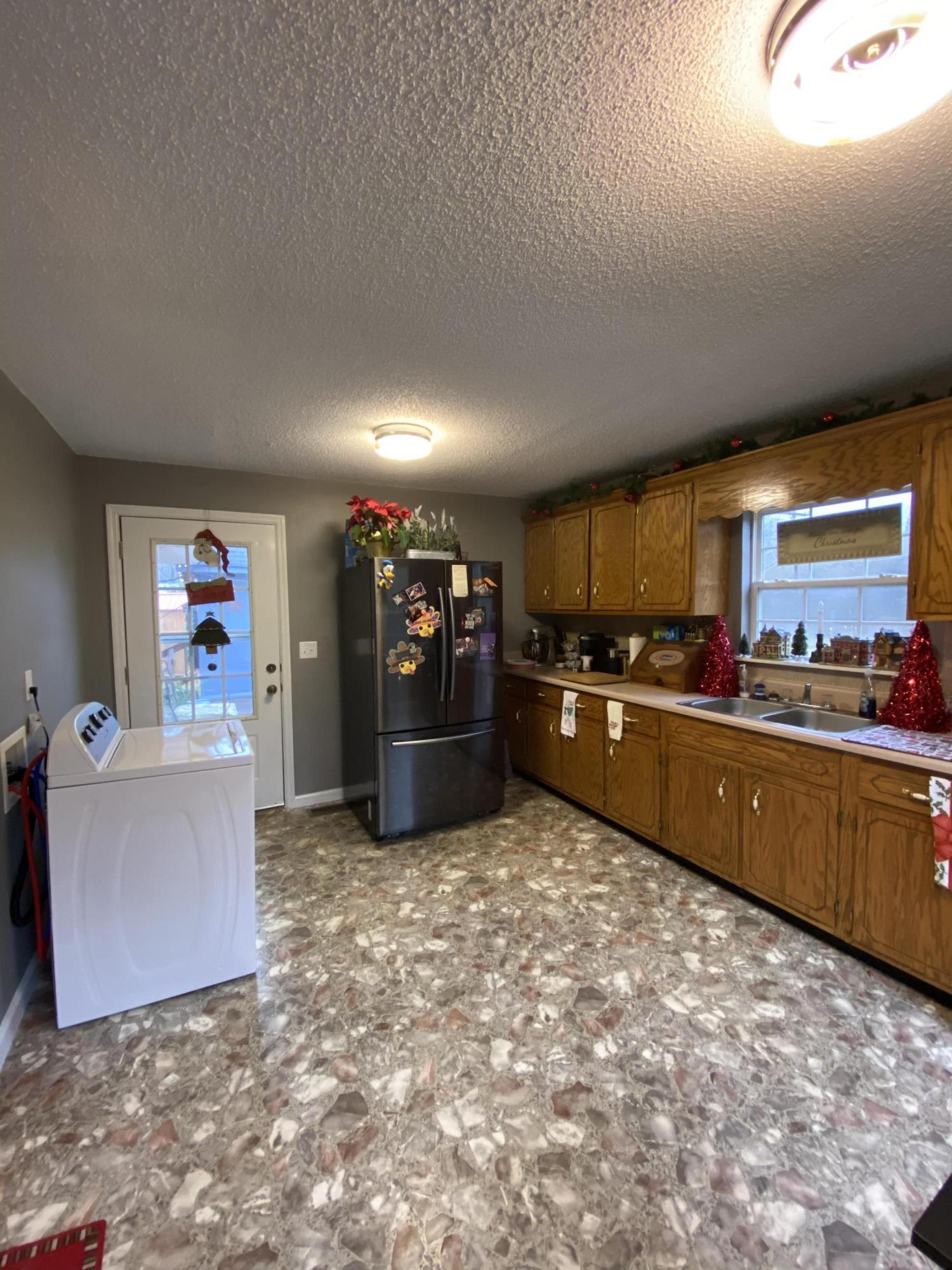 232 Coppinger Cove Road Sequatchie, TN 37374 - Photo 6 of 16 Kitchen