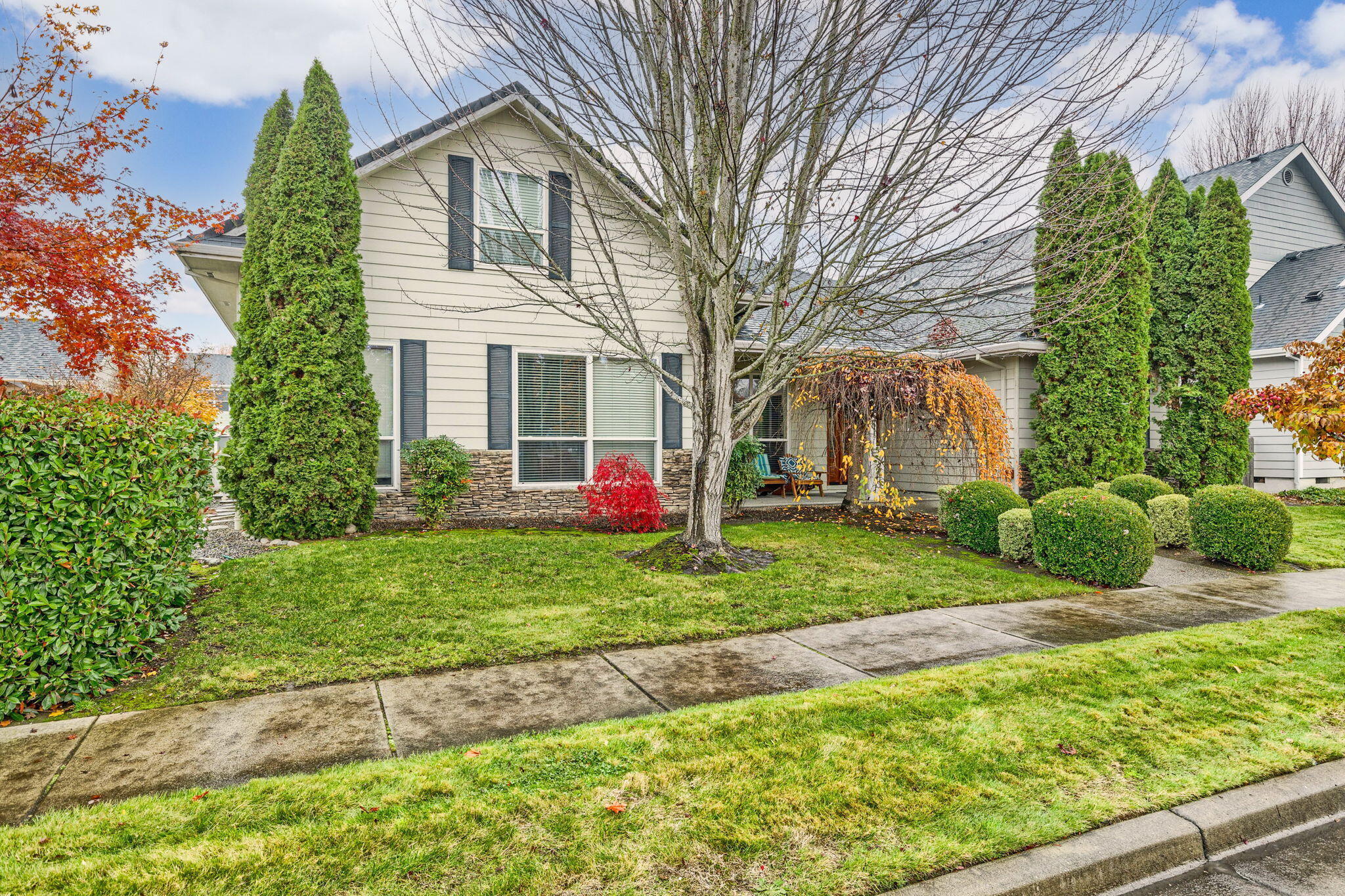 1028 Buck Point Street Central Point, OR 97502 - Photo 2 of 40