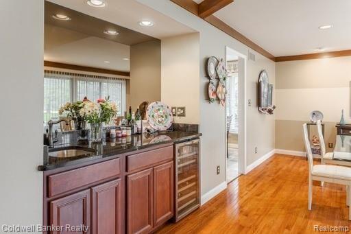 36585 Valley Ridge Drive Farmington, MI 48331 - Photo 24 of 49 Wet Bar/Granite Counters