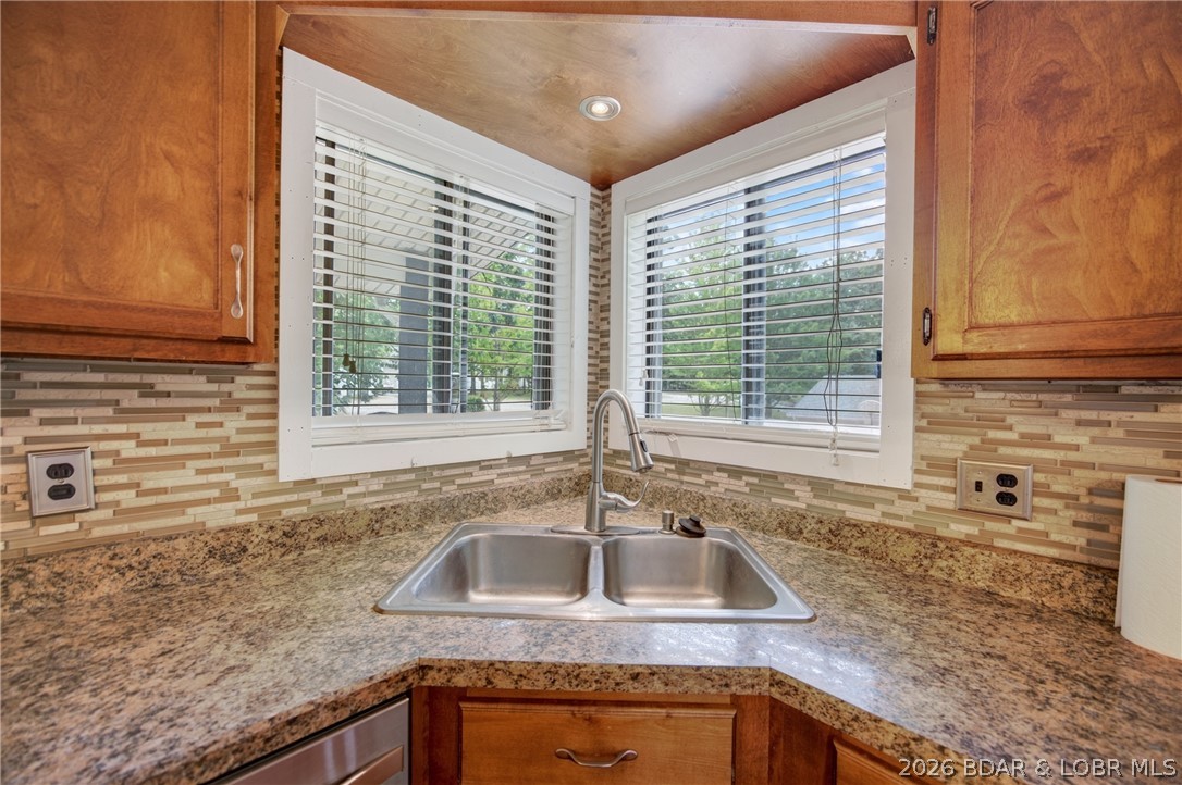 814 Lazy Days Road Osage Beach, MO 65065 - Photo 18 of 67 Gallery Image 18