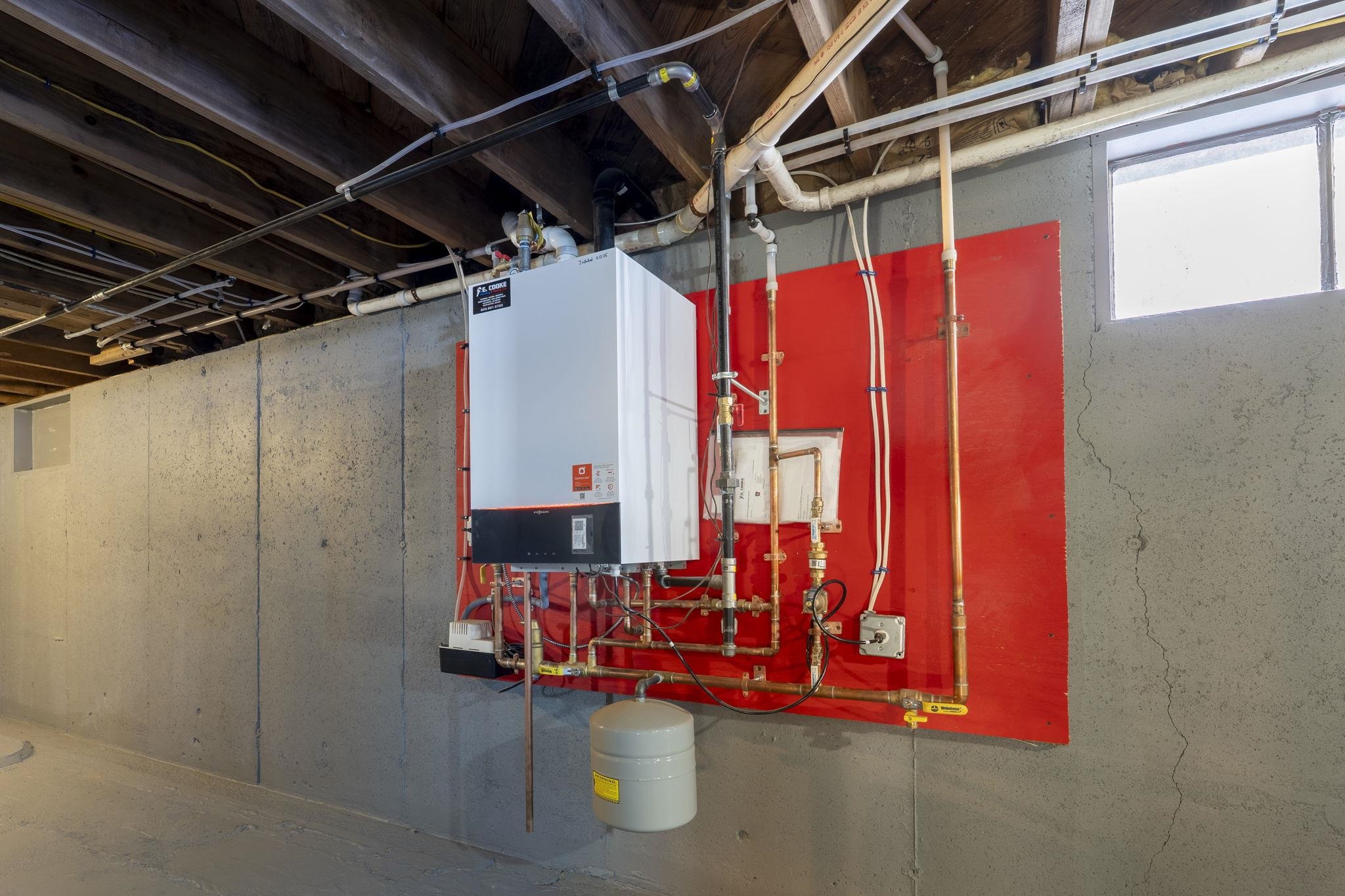 32 Chester Road Derry, NH 03038 - Photo 14 of 16