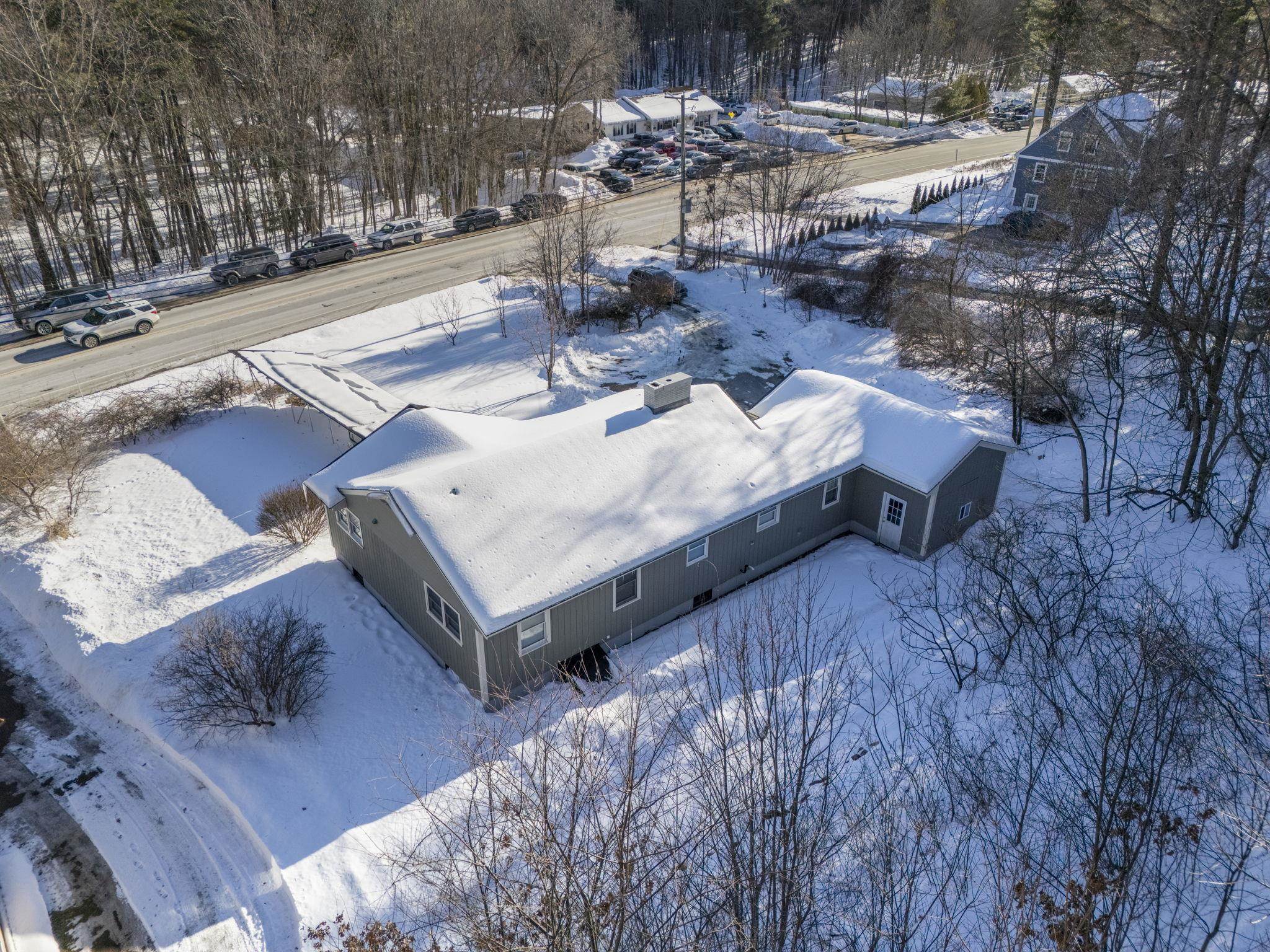 32 Chester Road Derry, NH 03038 - Photo 3 of 16