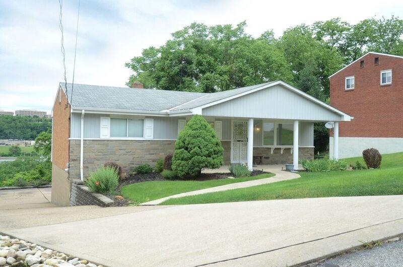 200 Sheldon Avenue Green Tree, PA 15220 - Photo 2 of 25 Covered Front Porch Concrete Drive