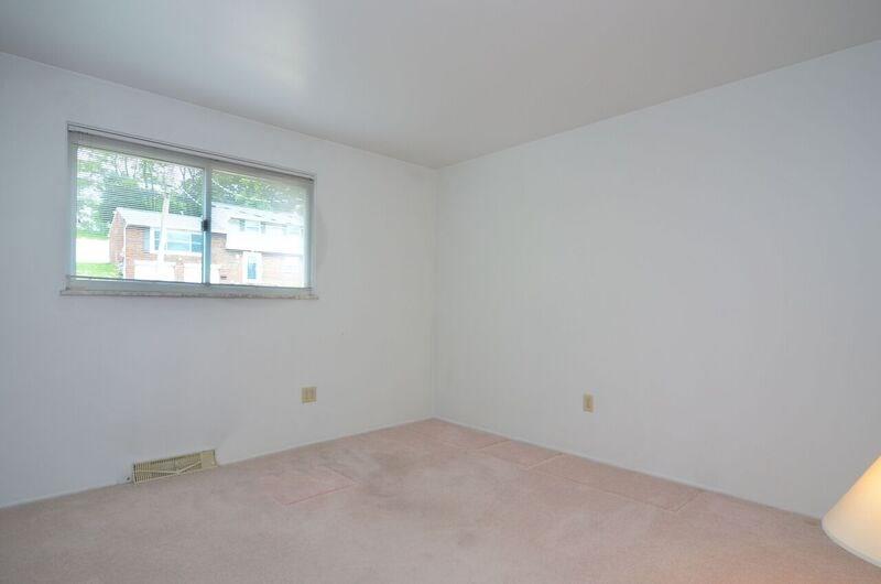 200 Sheldon Avenue Green Tree, PA 15220 - Photo 13 of 25 Bedroom 2B