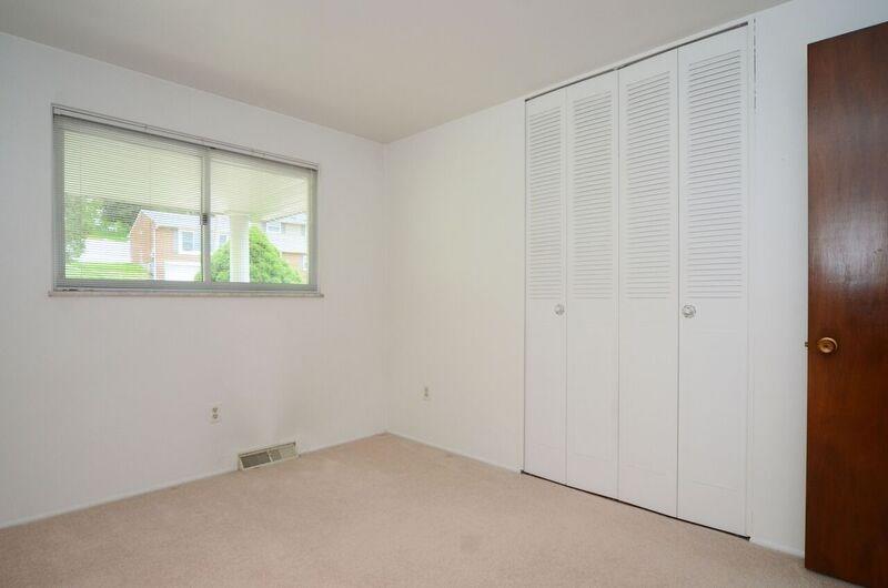 200 Sheldon Avenue Green Tree, PA 15220 - Photo 15 of 25 Bedroom 3B