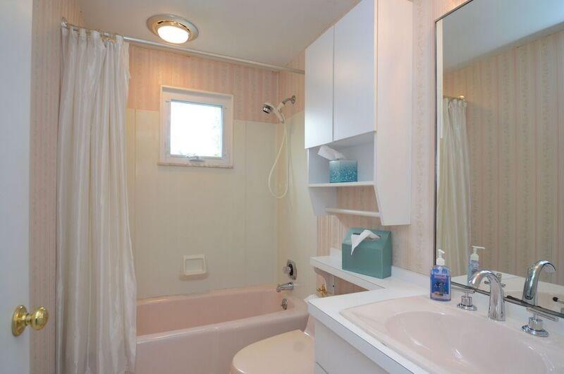 200 Sheldon Avenue Green Tree, PA 15220 - Photo 16 of 25 Main Bath