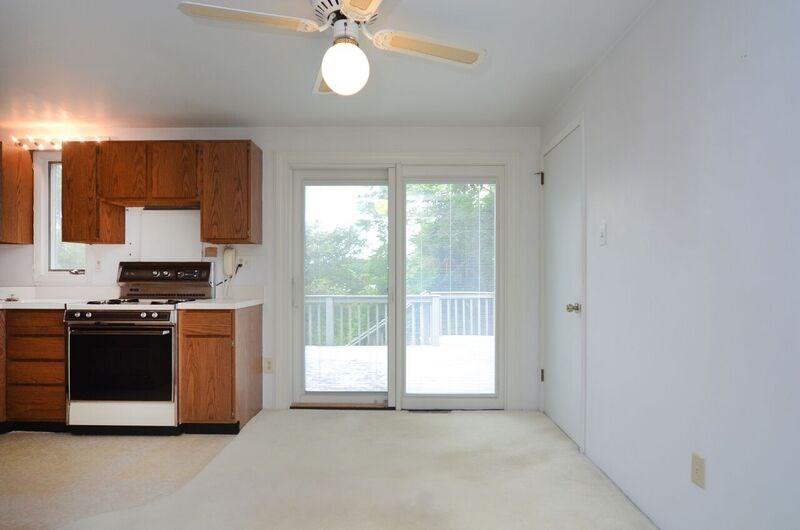 200 Sheldon Avenue Green Tree, PA 15220 - Photo 6 of 25 Dining Room Showing Open Floor Plan