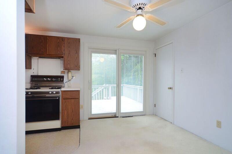 200 Sheldon Avenue Green Tree, PA 15220 - Photo 7 of 25 Dining Room Pella Sliding Door to 16x12 Composite Deck