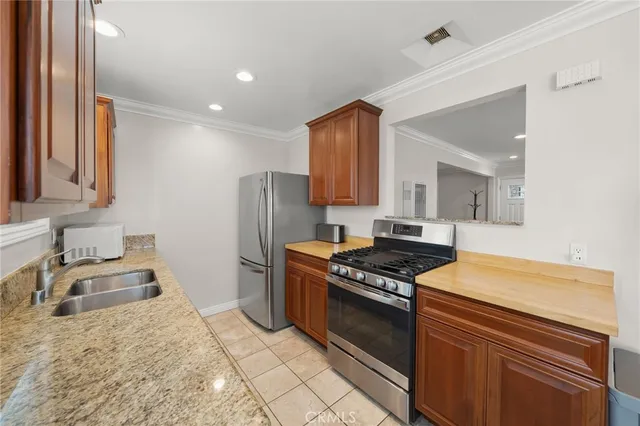 $4,500 | 2580 Westminster Avenue, Costa Mesa, CA 92627