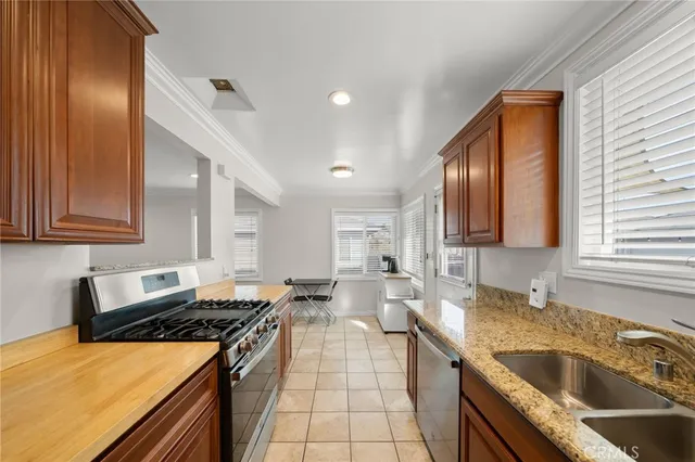 $4,500 | 2580 Westminster Avenue, Costa Mesa, CA 92627