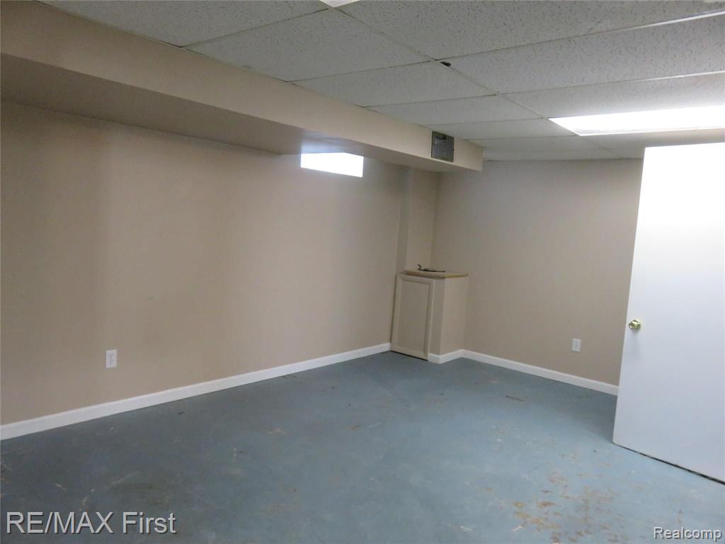 21740 Rausch Avenue Eastpointe, MI 48021 - Photo 20 of 25