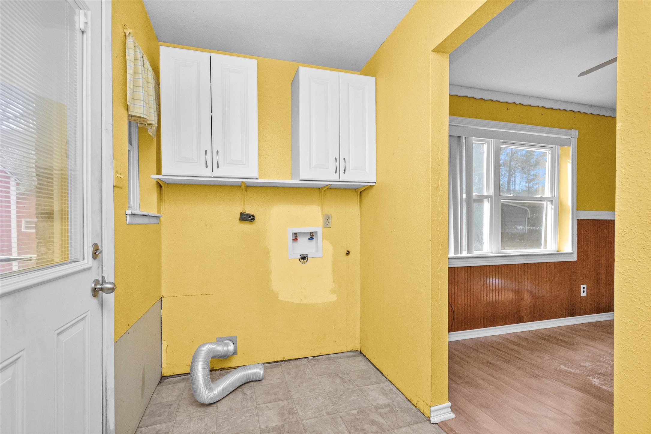 10067 White Rock Road Conroe, TX 77306 - Photo 18 of 46 a view of entrance door of the house