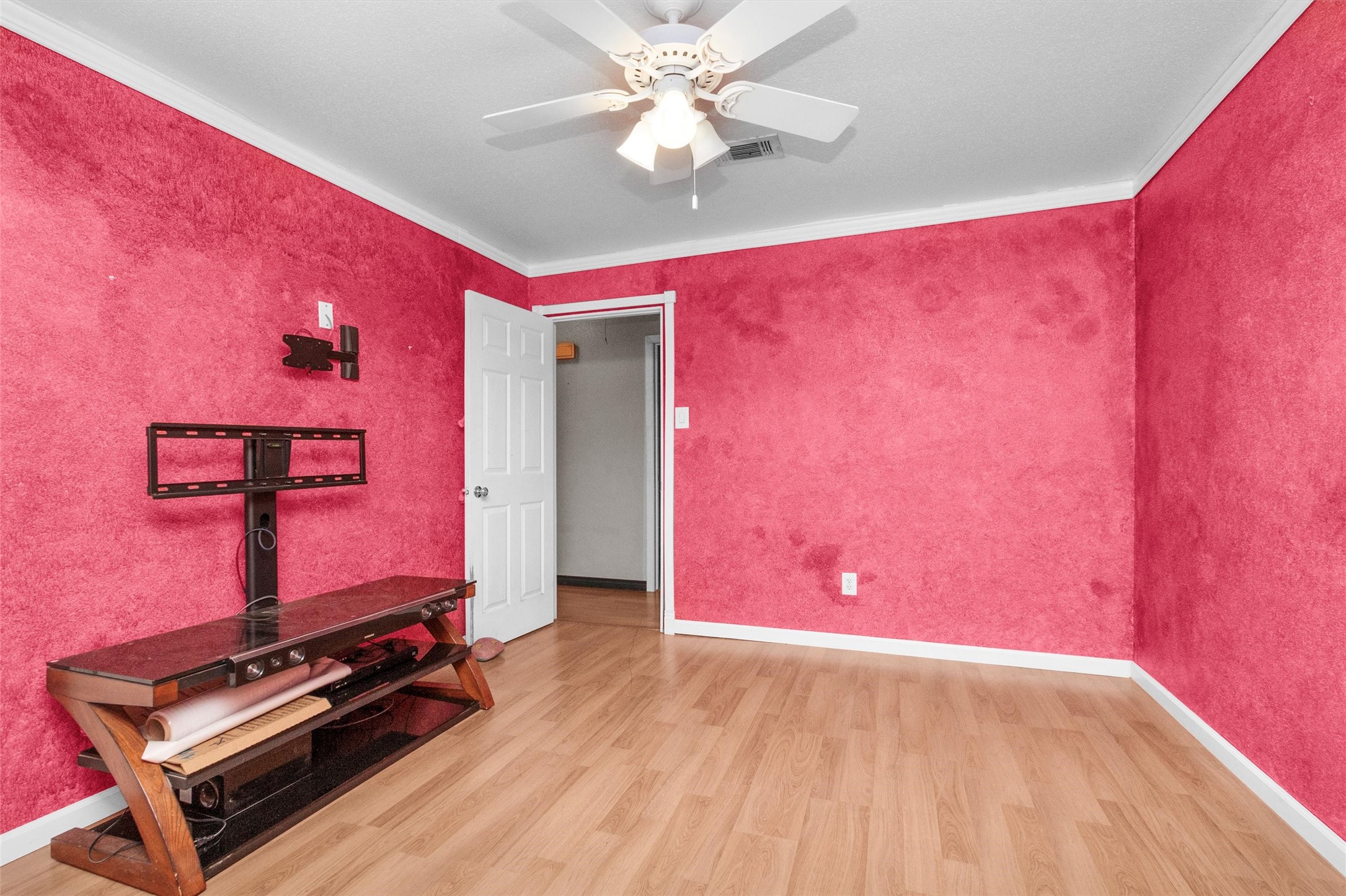 10067 White Rock Road Conroe, TX 77306 - Photo 28 of 46 a view of an empty room with window